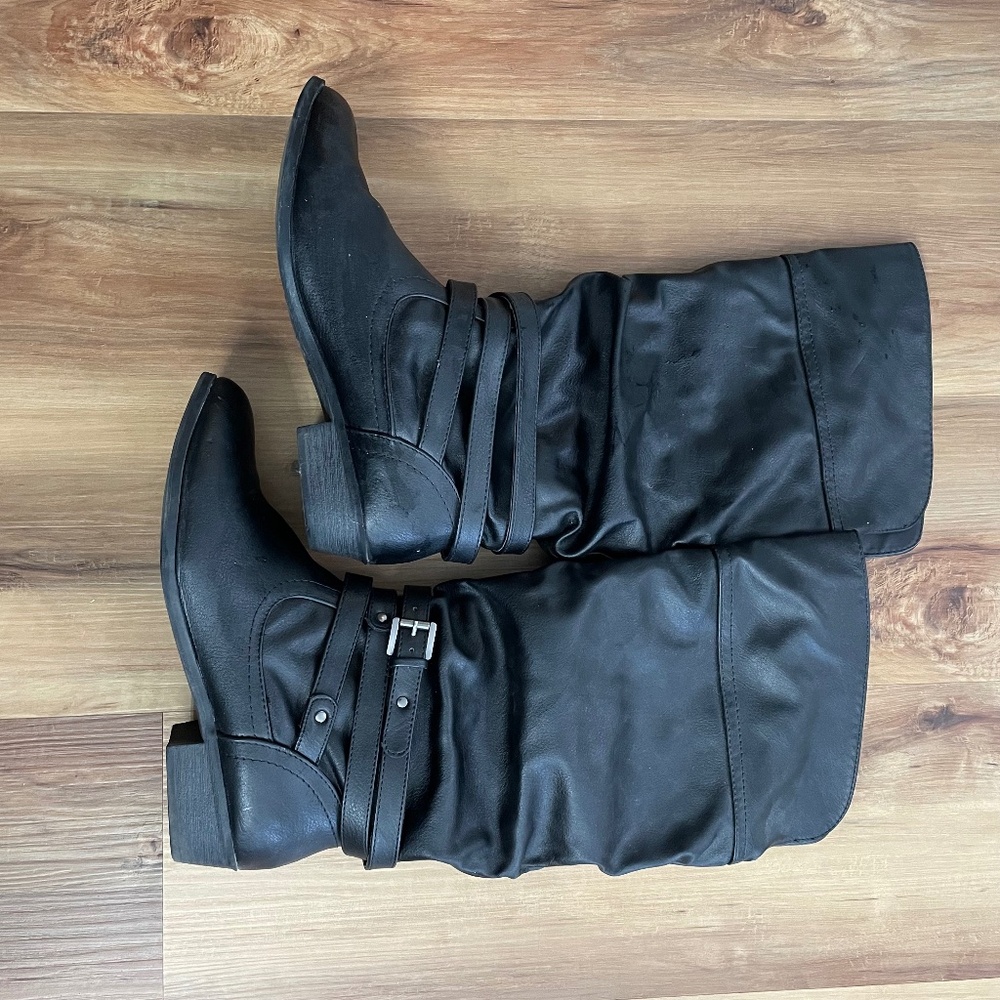 Women's boots size 10